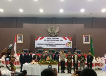 Paripurna DPRD Peringati HUT SBT ke-21 Tahun