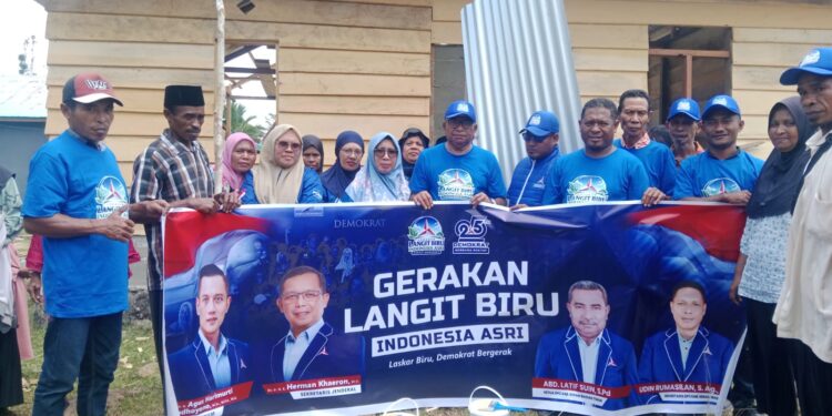 HUT ke-25, Partai Demokrat SBT Bantu Bangun Rumah Warga Korban Kebakaran